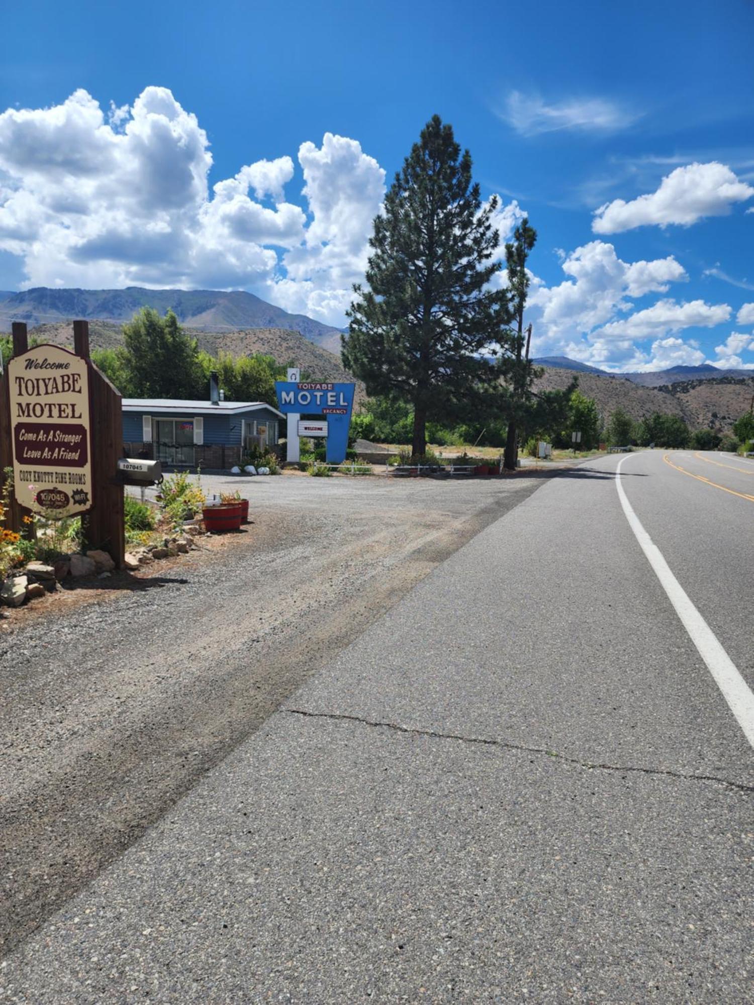 Toiyabe Motel Walker Bagian luar foto